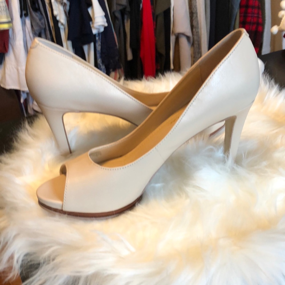 Marc fisher cream platform peep toe heels